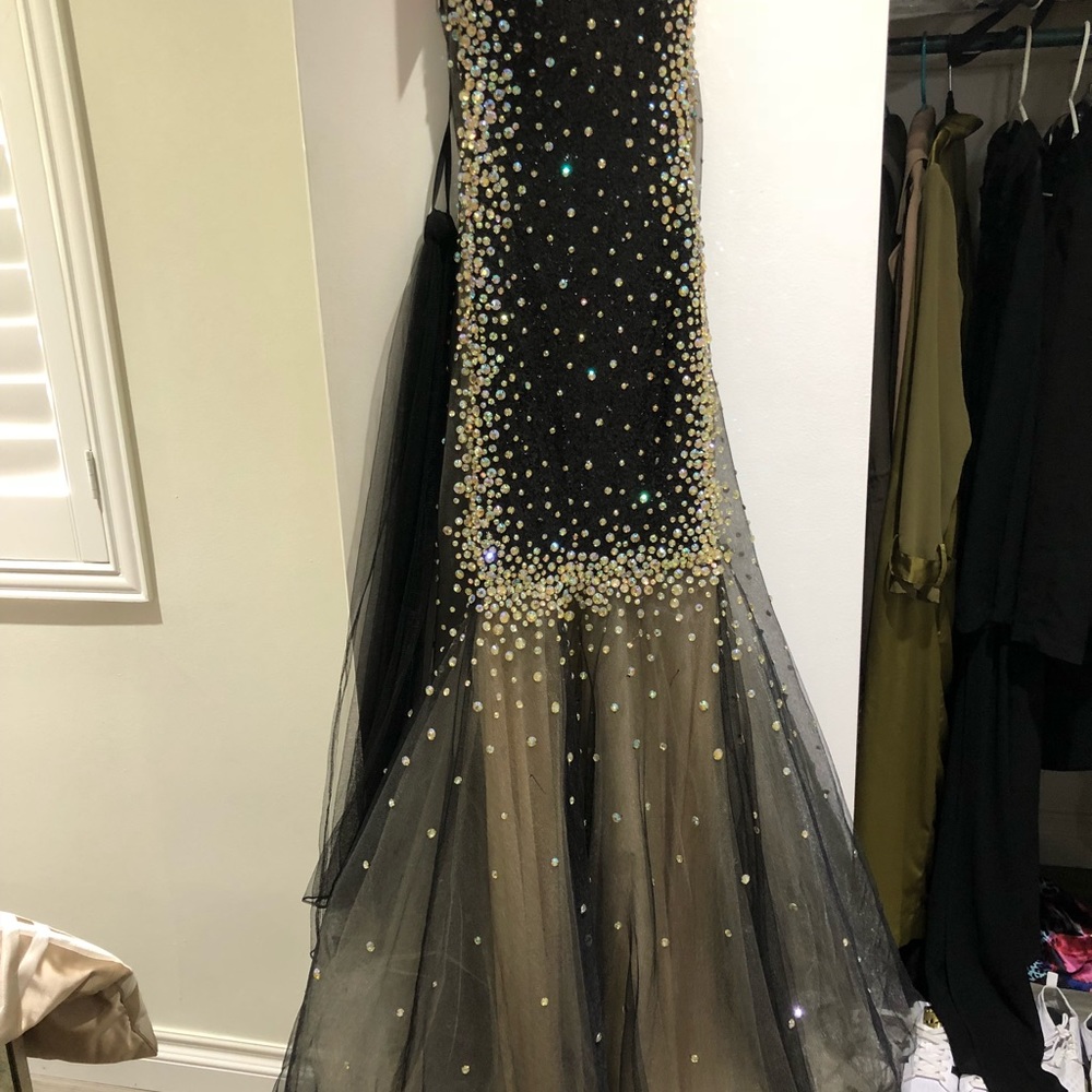 Dress - Picture 4 of 8